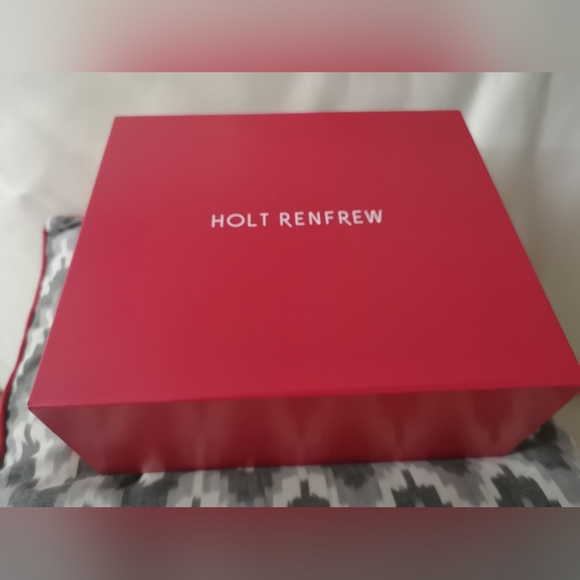 NWT HOLT RENFREW Gift Box Medium. - Picture 1 of 5